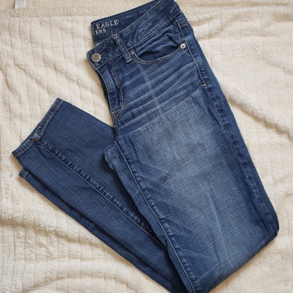 American Eagle size 6 skinny stretch jeans 👖 - Picture 4 of 5